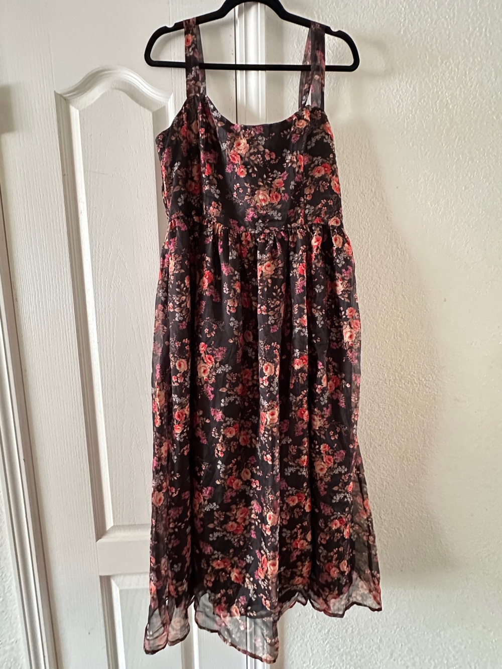 Lulus Francesca Black Floral Sleeveless Midi Dress